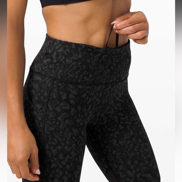 BNWT Pace Rival HR Crop 22” Full On Luxtreme leggings - Picture 1 of 5